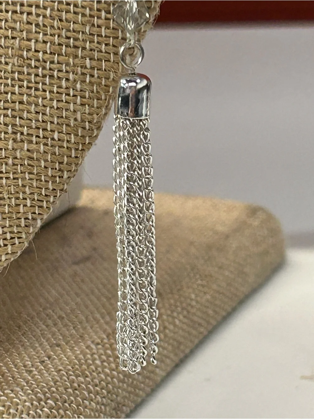 Stunning silver metallic glass crystal tasseled lariat scarf necklace